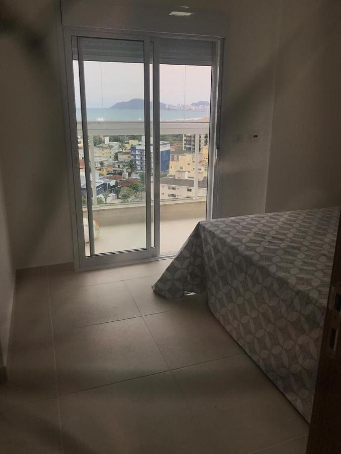 Apartamento Enseada กัวรูจา ภายนอก รูปภาพ