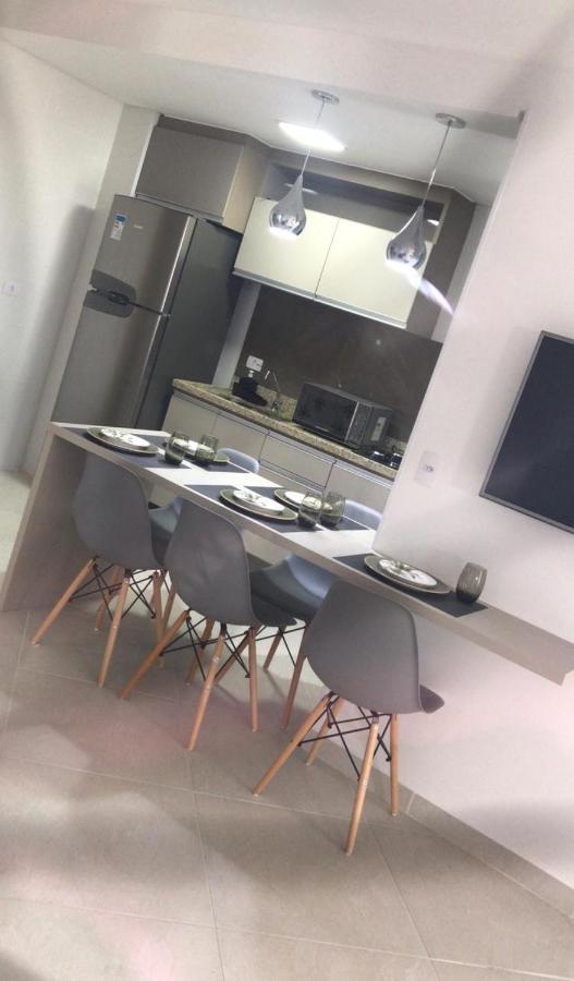 Apartamento Enseada กัวรูจา ภายนอก รูปภาพ